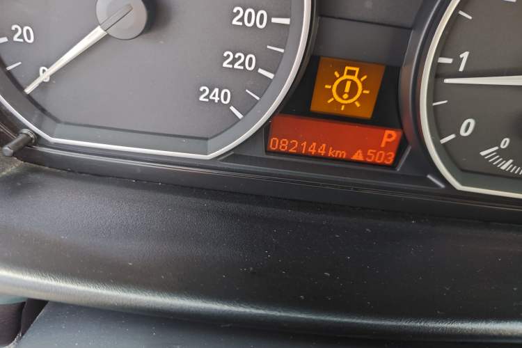 Used BMW 1 Series 2011 120i two-door coupe Odometer Close Up