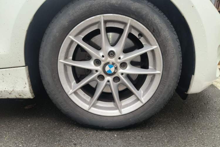 Used BMW 1 Series 2011 120i Convertible Coupe Right Front Wheel Hub