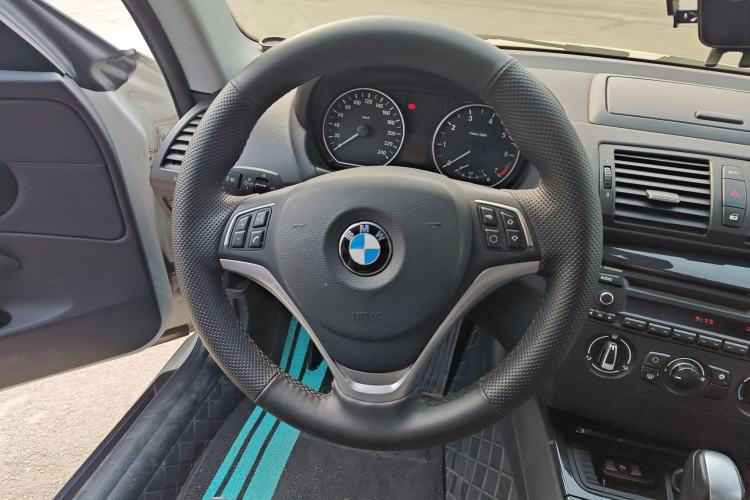 Used BMW 1 Series 2011 120i two-door coupe Steering Wheel