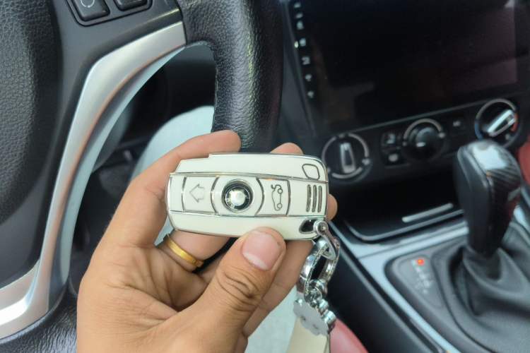 Used BMW 1 Series 2011 120i Convertible Coupe Vehicle Key