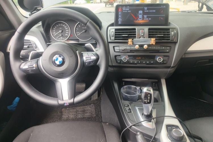 Used BMW 1 Series 2012 118i Leading Model Center Console