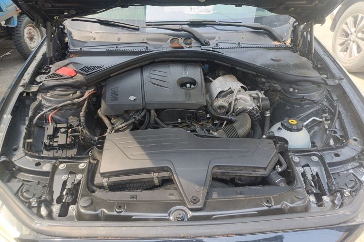 Used BMW 1 Series 2012 116i Leading Model Engine Bay