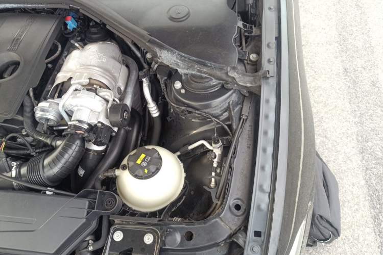 Used BMW 1 Series 2012 118i Leading Model Engine Bay Left
