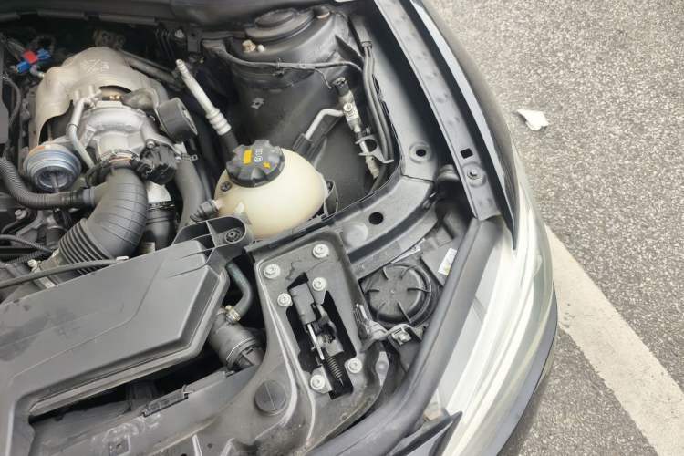 Used BMW 1 Series 2012 118i Leading Model Engine Bay Left
