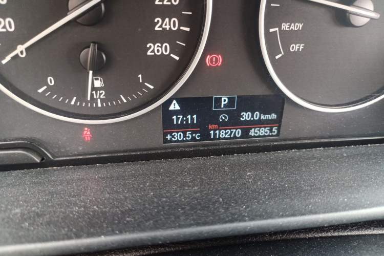 Used BMW 1 Series 2012 116i Leading Model Odometer Close Up