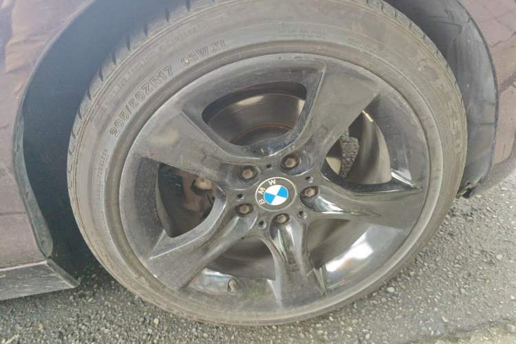 Used BMW 1 Series 2012 116i Leading Model Right Front Wheel Hub