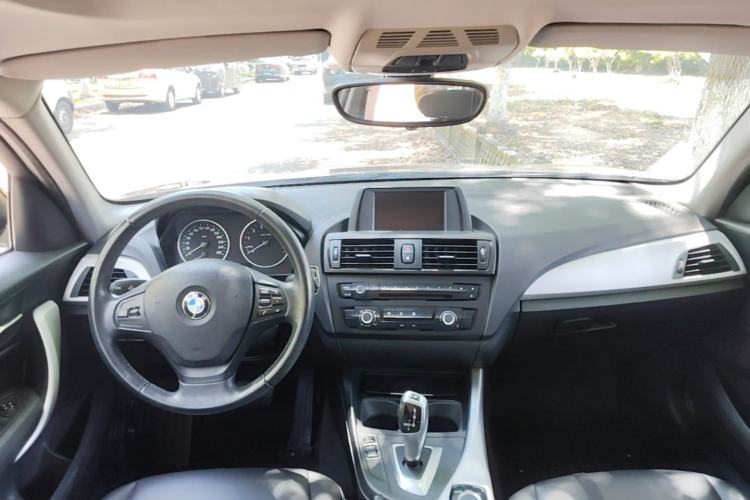 Used BMW 1 Series 2012 116i Leading Model Center Console