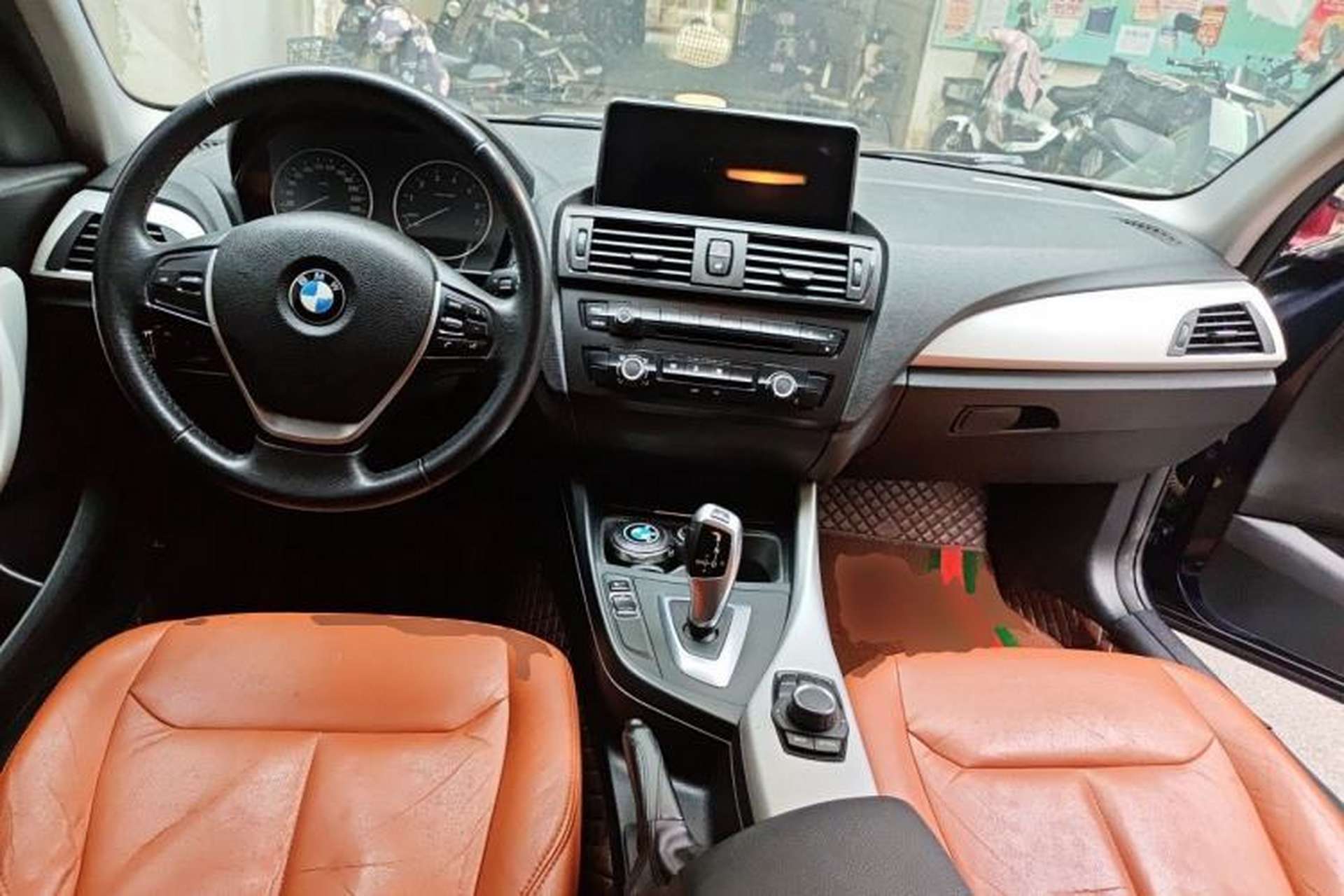 Used BMW 1 Series 2012 116i Leading Model Center Console