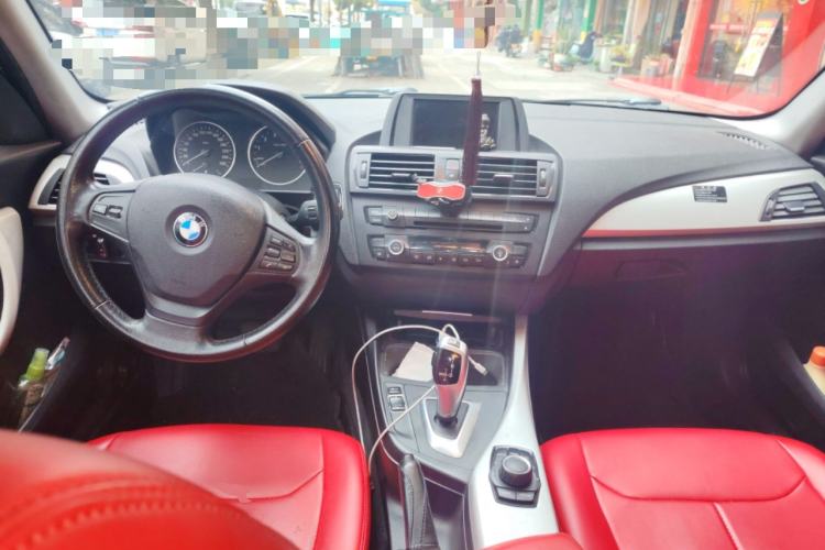Used BMW 1 Series 2012 118i Leading Model Center Console