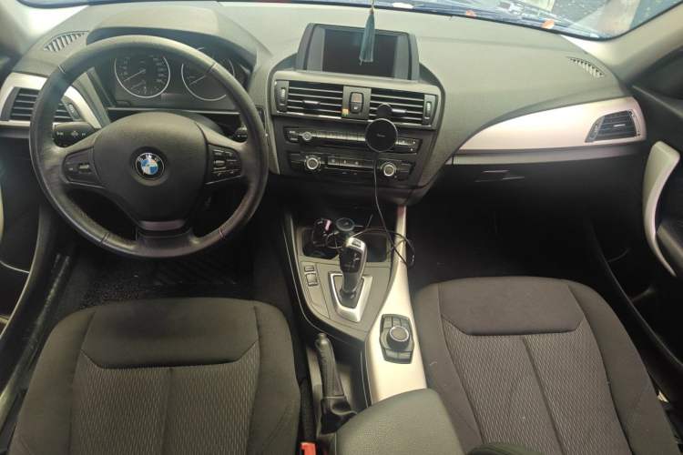 Used BMW 1 Series 2012 116i Leading Model Center Console