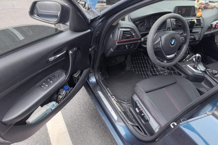 Used BMW 1 Series 2012 118i Sport Edition Driver Seat