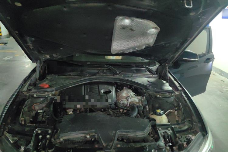 Used BMW 1 Series 2012 118i Leading Model Engine Bay