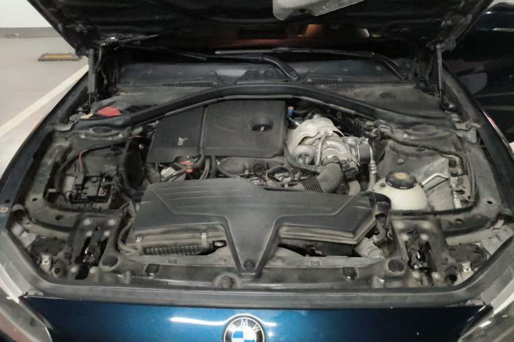 Used BMW 1 Series 2012 116i Leading Model Engine Bay