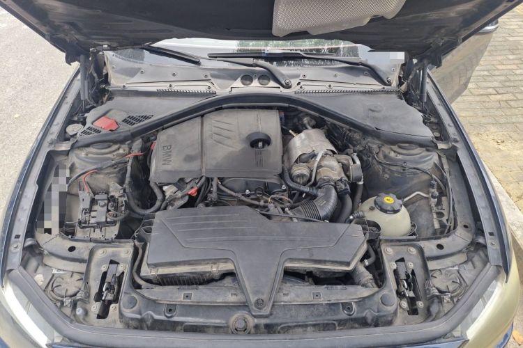 Used BMW 1 Series 2012 116i Leading Model Engine Bay