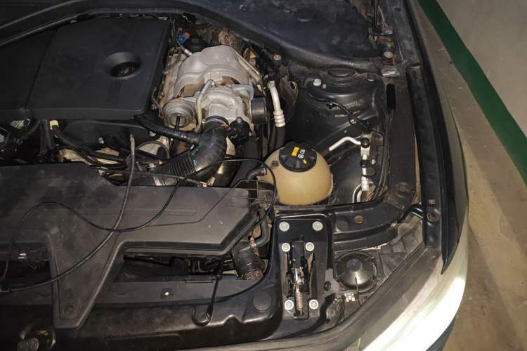 Used BMW 1 Series 2012 116i Urban Edition Engine Bay Left