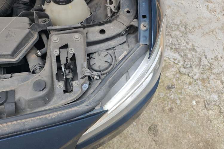 Used BMW 1 Series 2012 116i Urban Edition Engine Bay Left