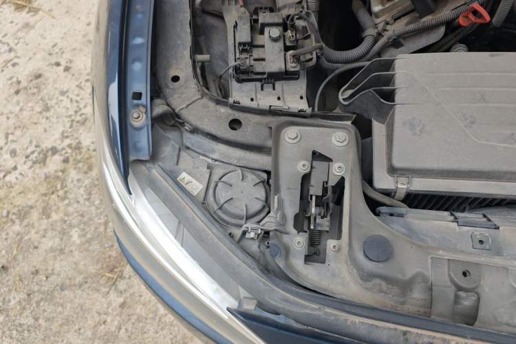 Used BMW 1 Series 2012 116i Urban Edition Engine Bay Right