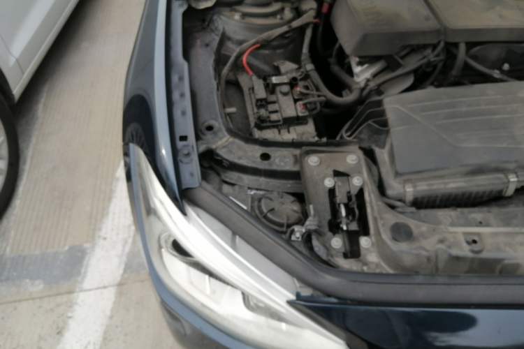 Used BMW 1 Series 2012 118i Leading Model Engine Bay Right