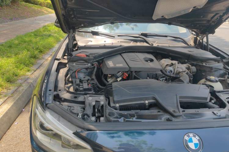 Used BMW 1 Series 2012 116i Urban Edition Engine Bay Right