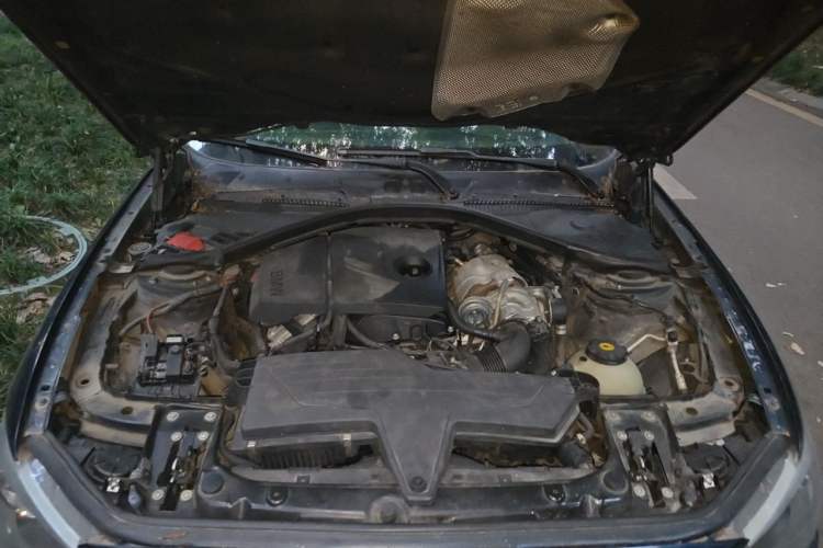 Used BMW 1 Series 2012 116i Urban Edition Engine Bay