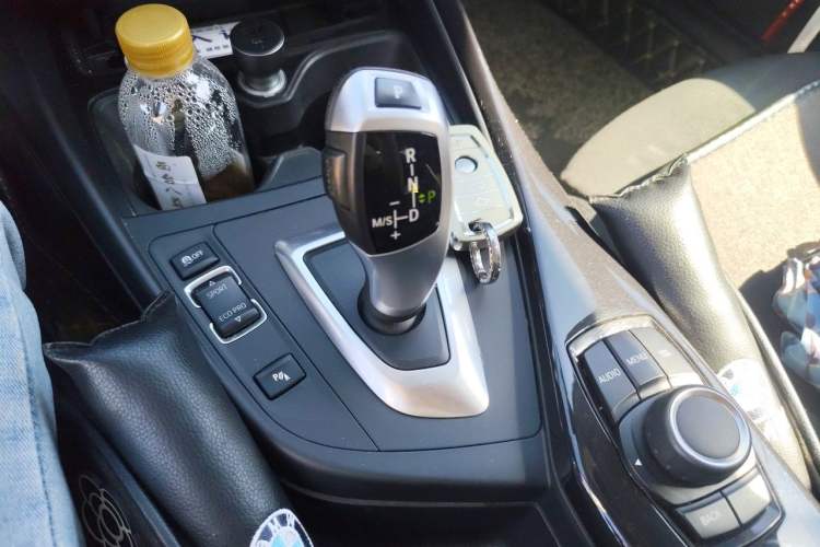 Used BMW 1 Series 2012 118i Sport Edition Gear Lever