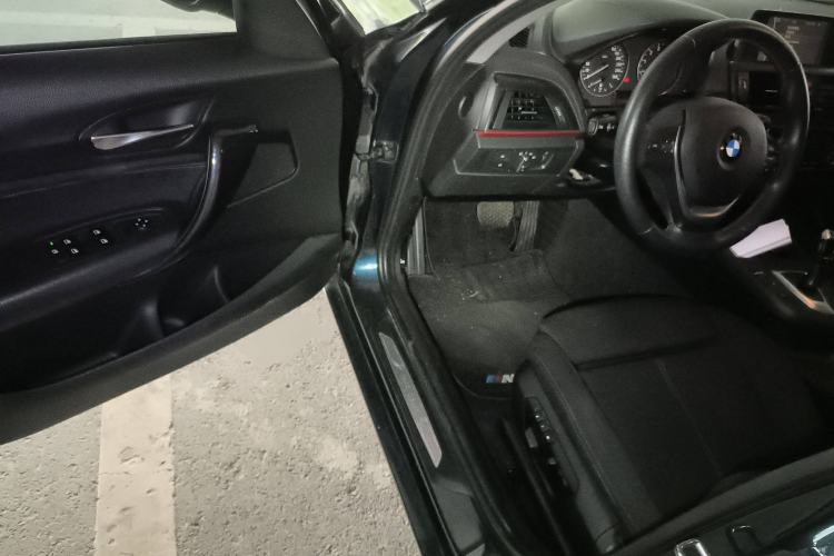 Used BMW 1 Series 2012 118i Sport Edition Interior 3