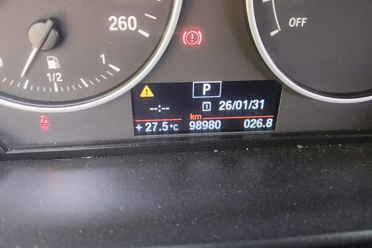 Used BMW 1 Series 2012 116i Leading Model Odometer Close Up