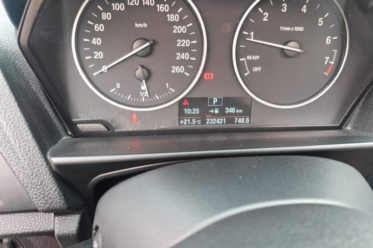 Used BMW 1 Series 2012 118i Leading Model Odometer Close Up