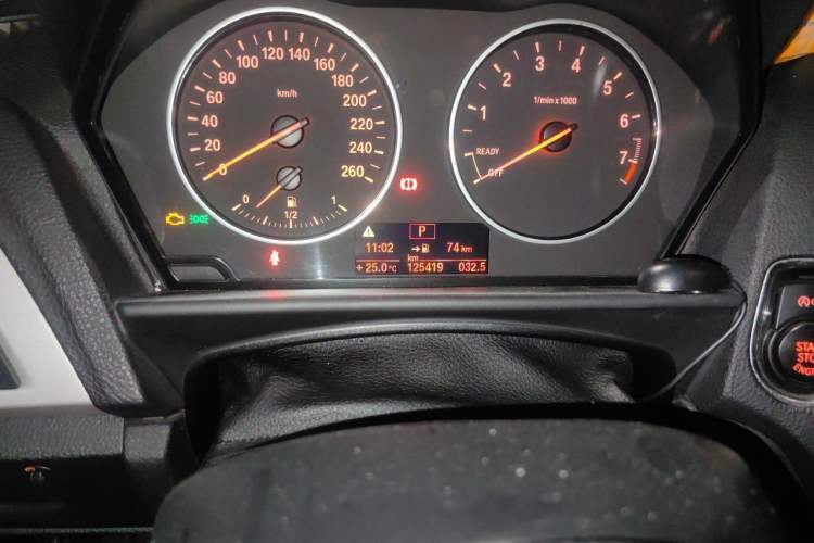 Used BMW 1 Series 2012 118i Leading Model Odometer Close Up