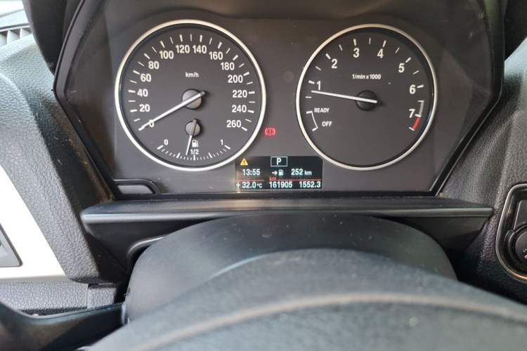 Used BMW 1 Series 2012 116i Leading Model Odometer Close Up