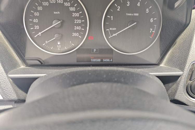 Used BMW 1 Series 2012 116i Leading Model Odometer Close Up