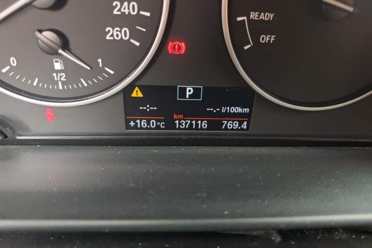 Used BMW 1 Series 2012 116i Leading Model Odometer Close Up