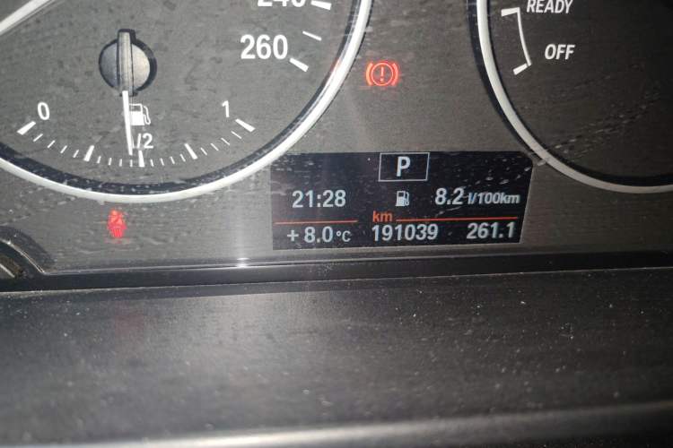 Used BMW 1 Series 2012 118i Leading Model Odometer Close Up