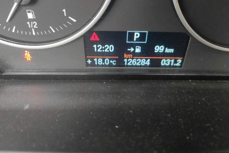 Used BMW 1 Series 2012 118i Leading Model Odometer Close Up