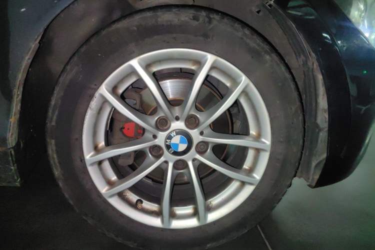 Used BMW 1 Series 2012 118i Leading Model Right Front Wheel Hub