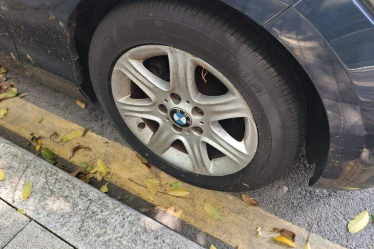 Used BMW 1 Series 2012 116i Leading Model Right Front Wheel Hub