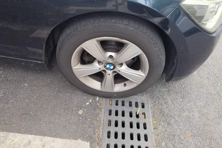 Used BMW 1 Series 2012 118i Sport Edition Right Front Wheel Hub