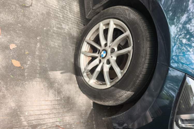Used BMW 1 Series 2012 118i Leading Model Right Front Wheel Hub