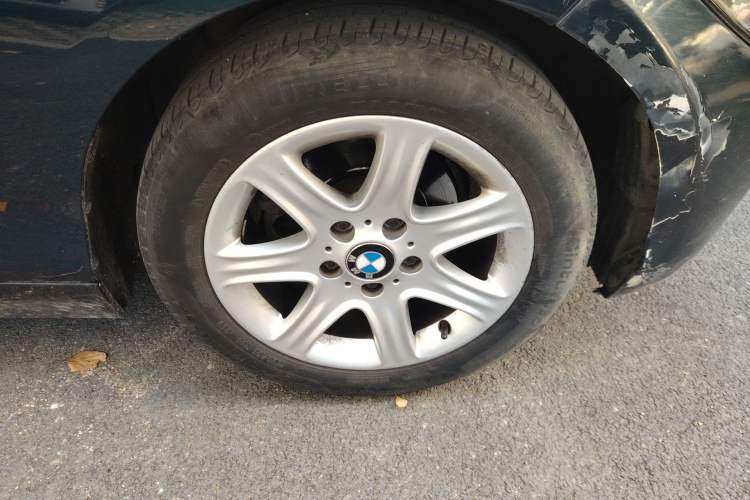 Used BMW 1 Series 2012 116i Leading Model Right Front Wheel Hub