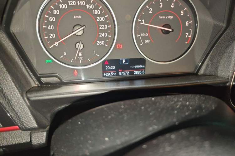 Used BMW 1 Series 2012 118i Leading Model Odometer Close Up