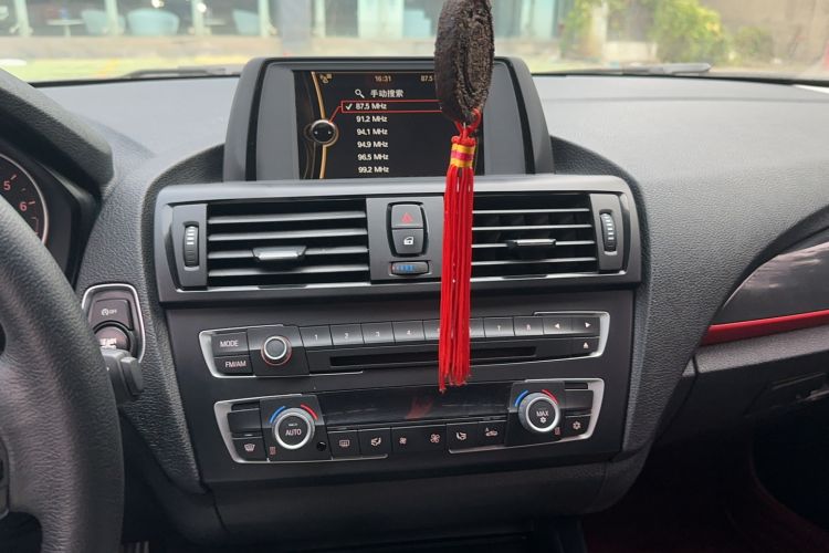 Used BMW 1 Series 2012 118i Sport Edition Audio And AC Panel