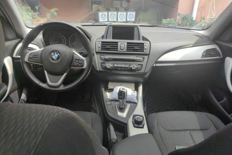 Used BMW 1 Series 2012 116i Leading Model Center Console