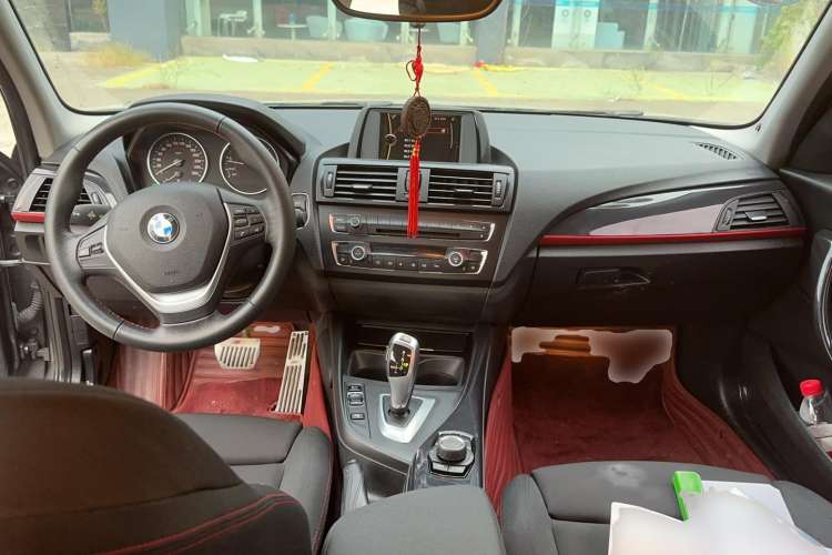 Used BMW 1 Series 2012 118i Sport Edition Center Console