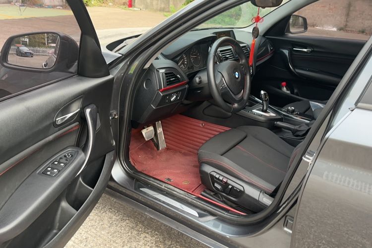 Used BMW 1 Series 2012 118i Sport Edition Driver Seat