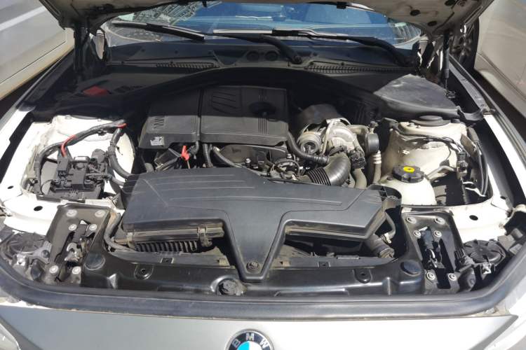 Used BMW 1 Series 2012 118i Leading Model Engine Bay