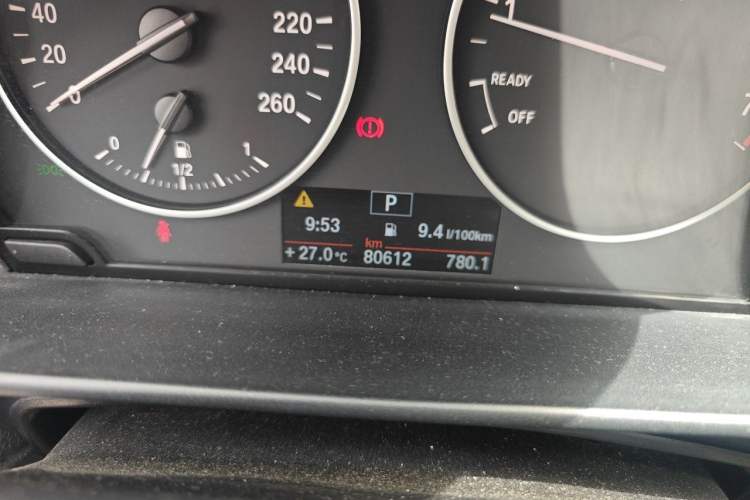 Used BMW 1 Series 2012 116i Leading Model Odometer Close Up