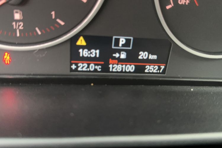 Used BMW 1 Series 2012 118i Sport Edition Odometer Close Up
