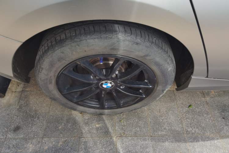 Used BMW 1 Series 2012 118i Leading Model Right Front Wheel Hub