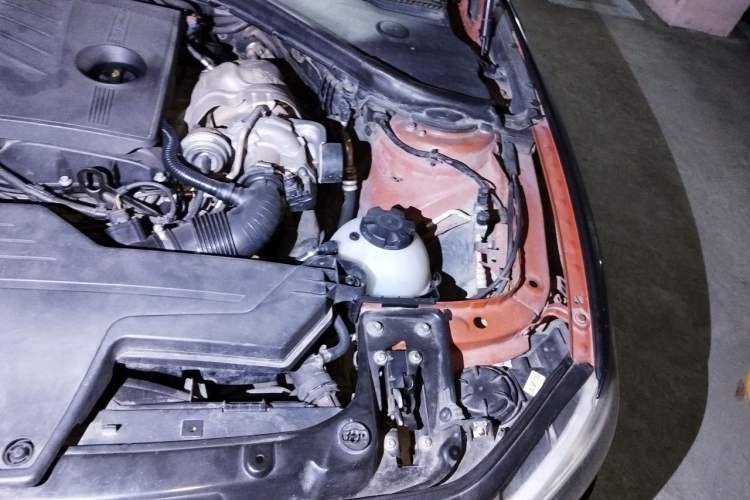 Used BMW 1 Series 2012 118i Sport Edition Engine Bay Left