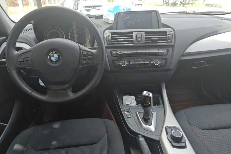 Used BMW 1 Series 2012 116i Leading Model Center Console